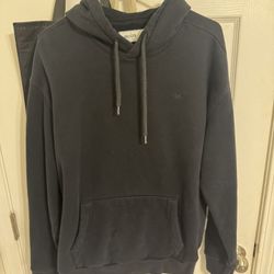 black hollister hoodie