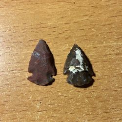 2 Arrowheads 