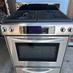 Gas Stove Kitchen Aid 30” Wide .
