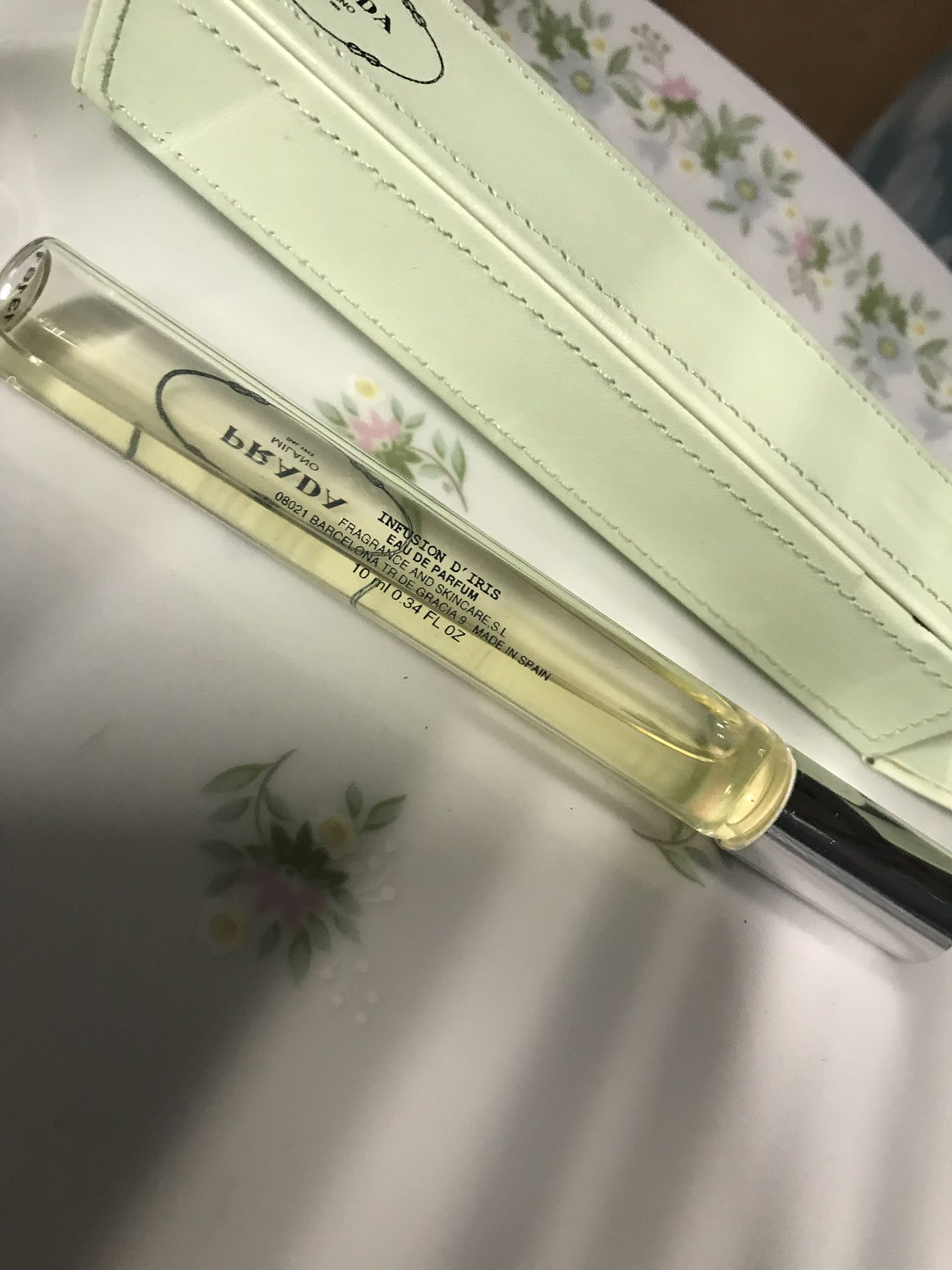 Prada rollerball parfum infusion d’Iris perfume