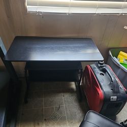 Roll Around Adjustable Desk 