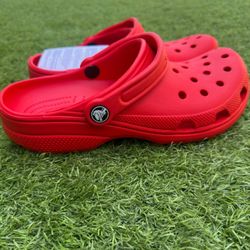 Crocs Unisex-Adult Classic Clogs (Red)Size 4m/6w to 7m/9w 
