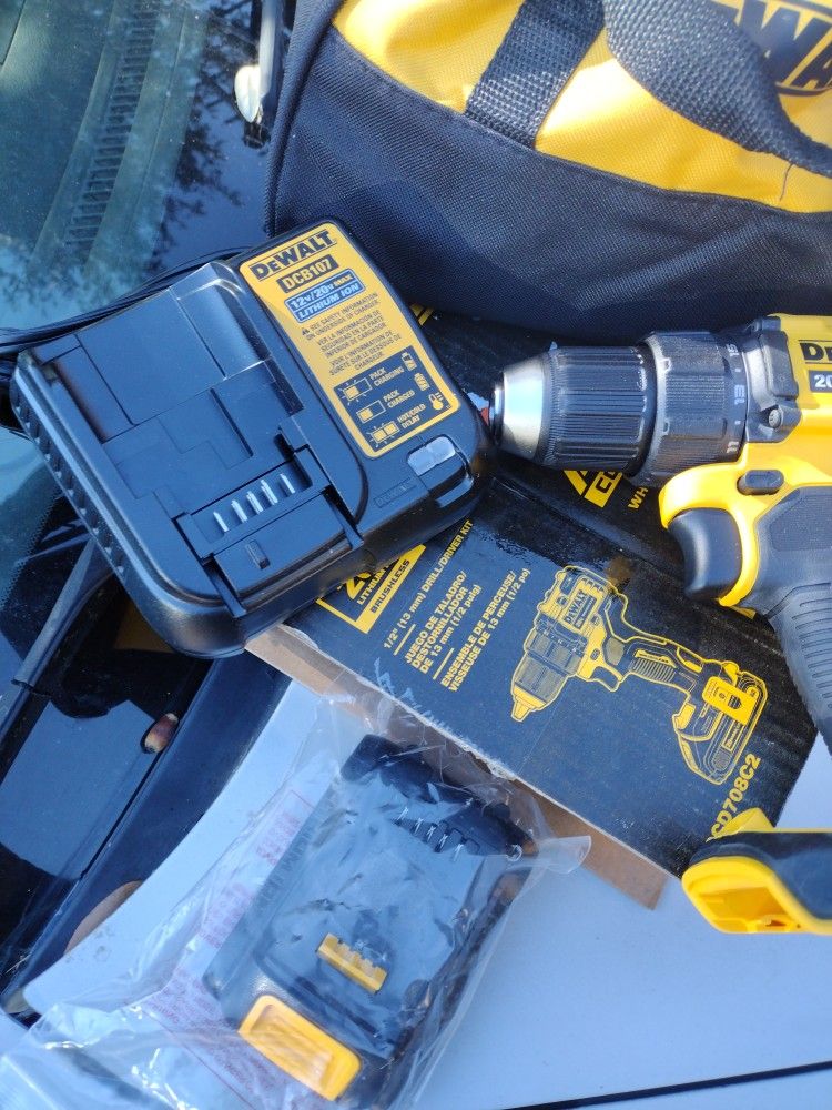 Dewalt drill kit for Sale in San Antonio, TX OfferUp