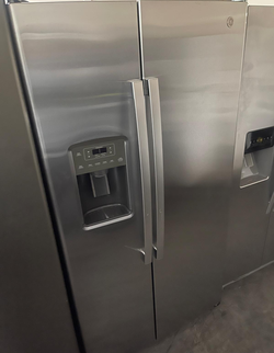 GE Side‑by‑Side Fridge – Stainless, Ice/Water Dispenser