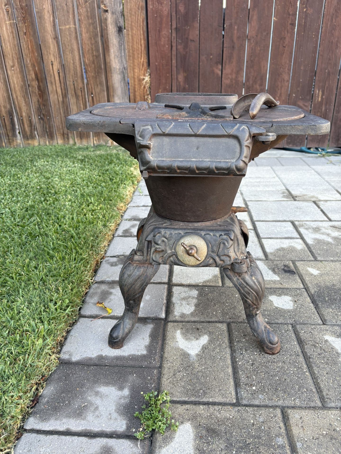 Toundry Number 8 Antique Cast Iron Caboose Stove