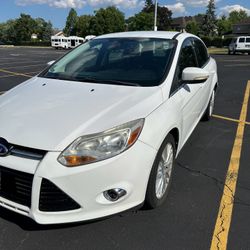 Ford Focus SEL 2012 $3,200