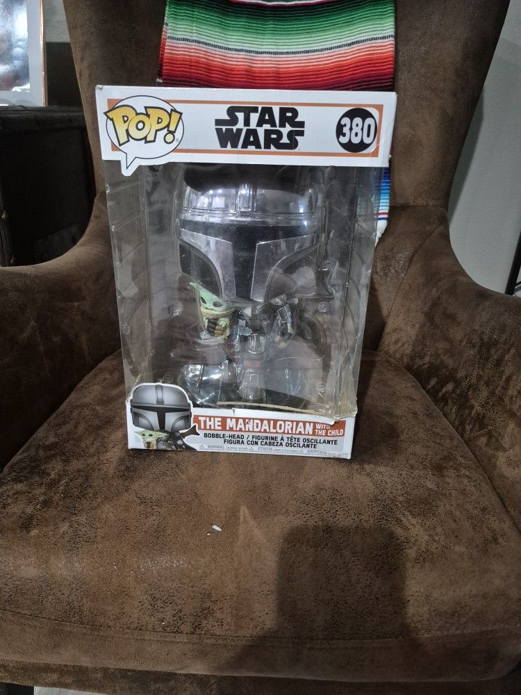 Funko Pop! #380 Star Wars The Mandalorian With Baby Yoda, In Good Condition