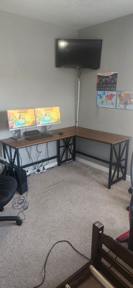 Corner Desk