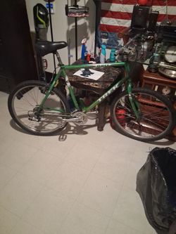 Mens 26" mountain bike