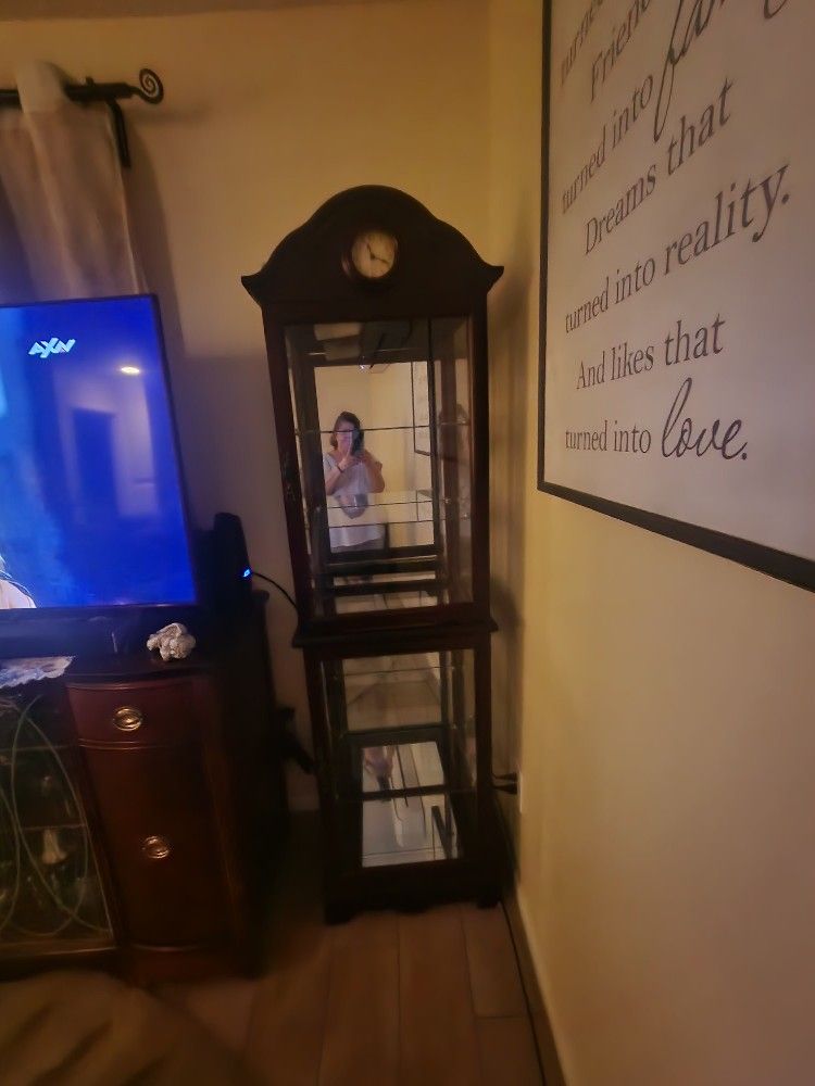 China/curio Cabinet 
