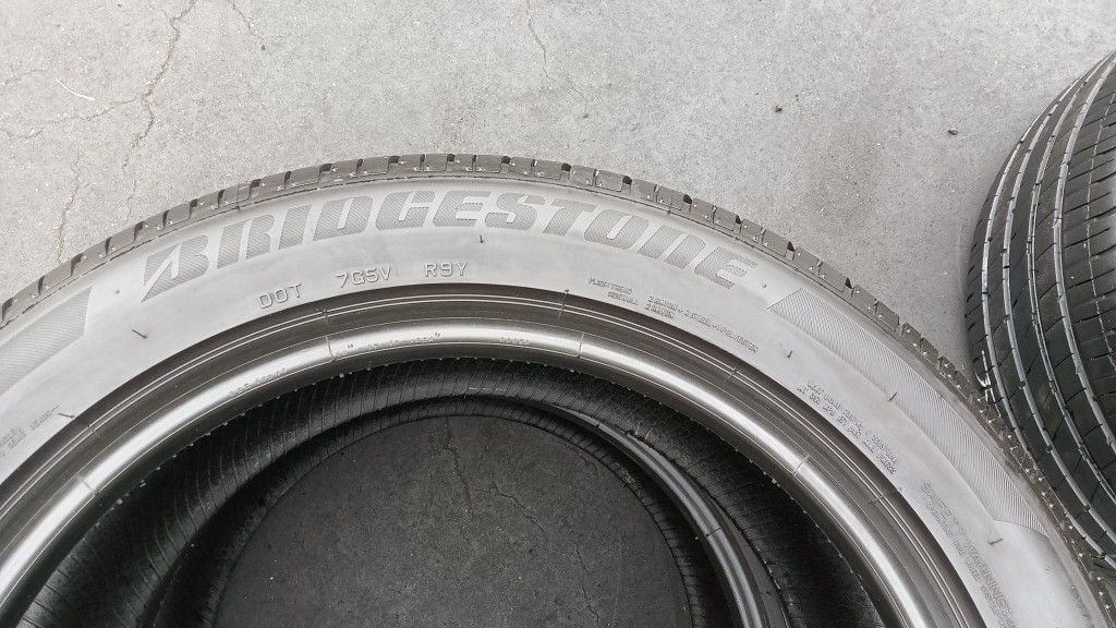 2 Llantas 235 50 R18 Bridgestone Dueler 