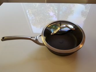 Calphalon nonstick pot with glass lid