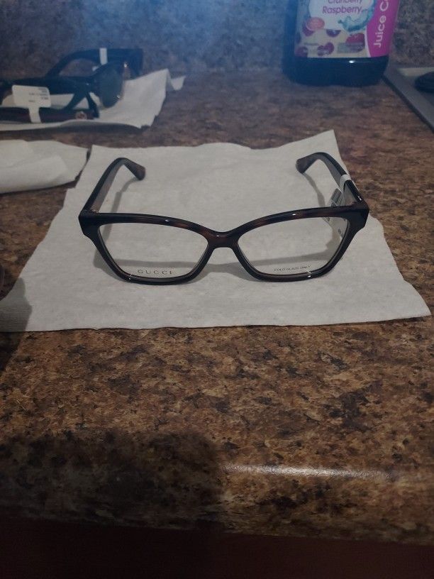 glasses gucci