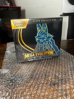 Pokémon Mega Lucario Elite Trainer Box