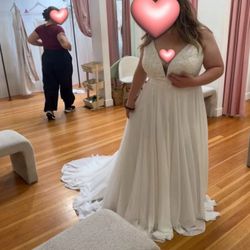 Plus size wedding dress