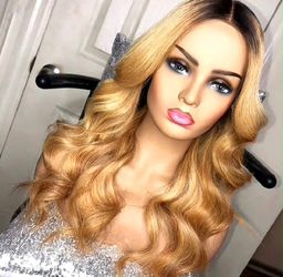 100% lace front wig 24-in honey blonde