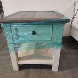 Ashley Furniture Bolanburg End Table
Item: T637-3