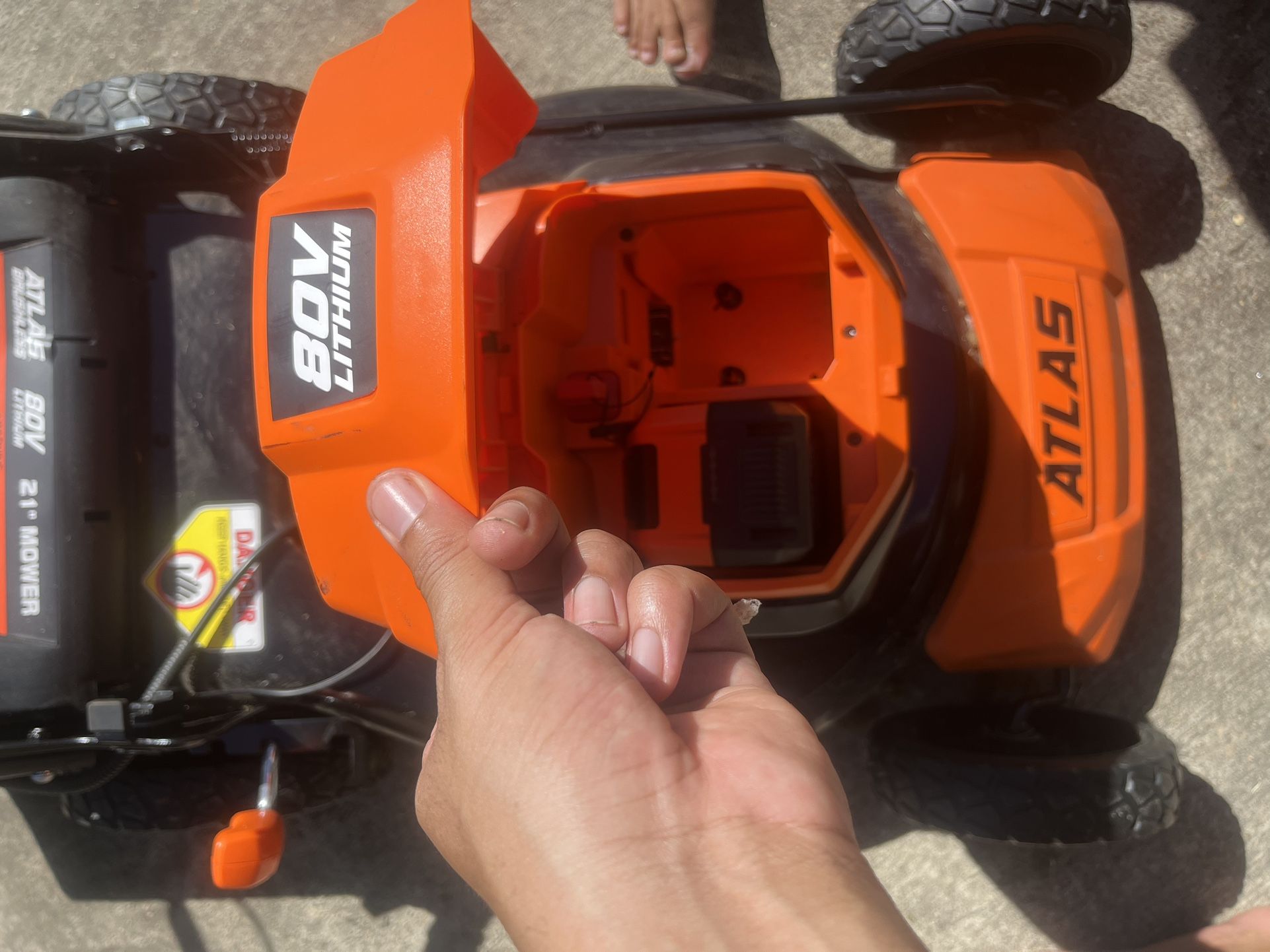 Atlas Brushless Electric Mower WITH Battery And Rapid Charger for Sale