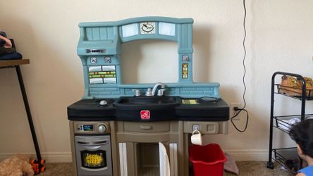 Toy kitchen