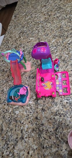 Gabbys Dollhouse Bus and Pool