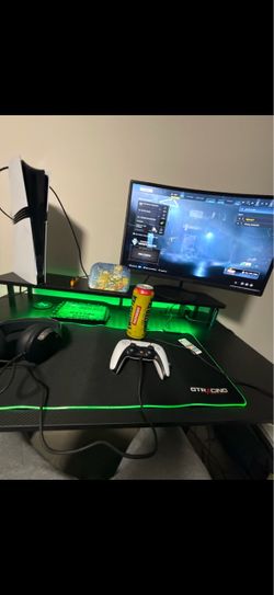 Gaming desk n monitor