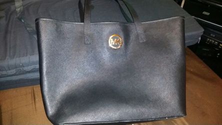 Mk purse like new original