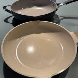 Lightly Used Pans Good Condition No Scratches 