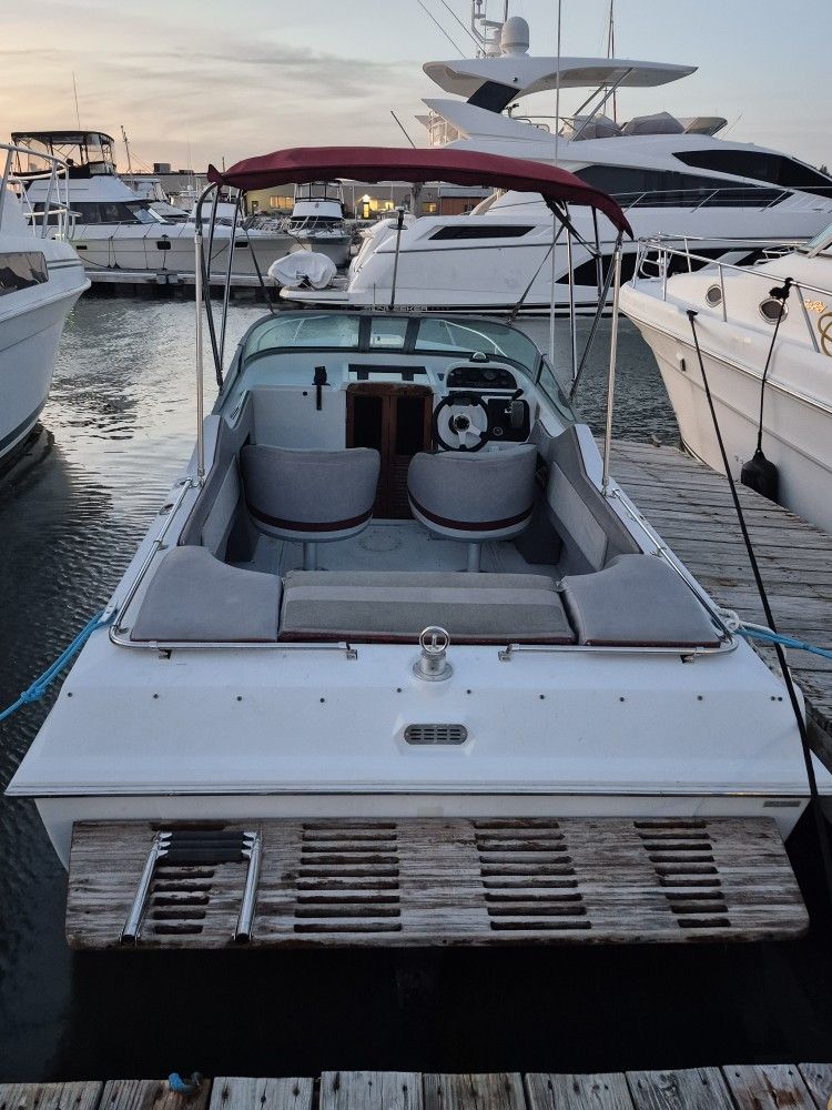 1988 22 Foot BOSTON WHALER 2200 TEMPTATION