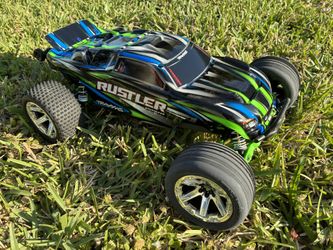 Traxxas Rustler 2WD BL-2 RC Car