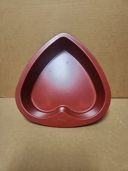 Wilton Heart-Shaped Nonstick Cake Pan
