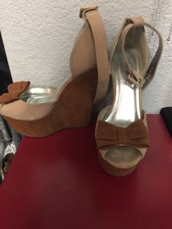 Brown and tan wedges w a brown bow size 7 1/2