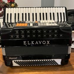 Elkavox Accordion