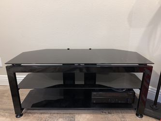 Tv / entertainment stand