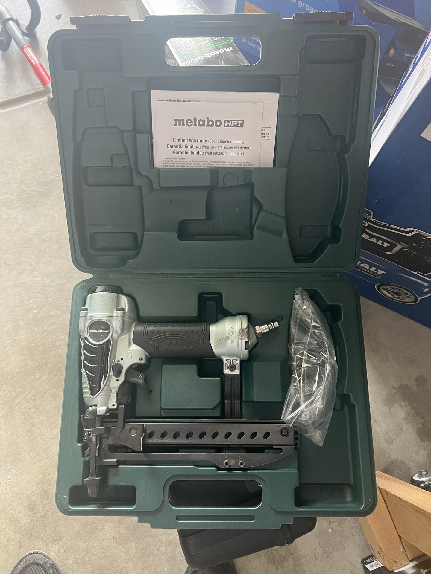 Metabo HPT N3804AB3M Narrow Crown Stapler