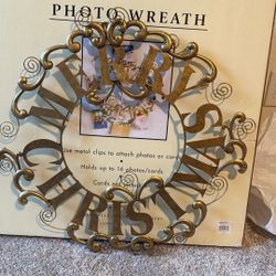 Holiday Christmas Photo Wreath Vintage Gold Finish Like New!!