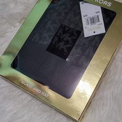 2 Piece Gift Set, Scarf & Hat from Michael Kors