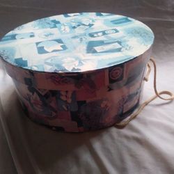 Vintage Accessories Box. Woodland Hills. California.