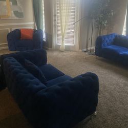 TUFTED LIVING ROOM SET!!+More I’m