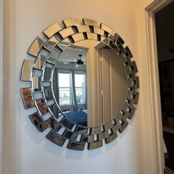 Cantonio Hall Beautiful Accent Mirror And Bar Set 