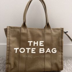 Marc Jacob’s The Tote Bag Canvas Traveler Bag 