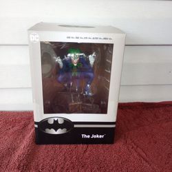 The Joker DC Comics Jim Lee Statue ThinkGeek GameStop Chronicle Collectibles