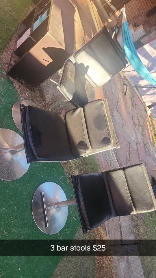 3 Bar Stools