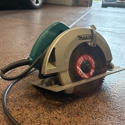Makita 5006 Circular Saw
