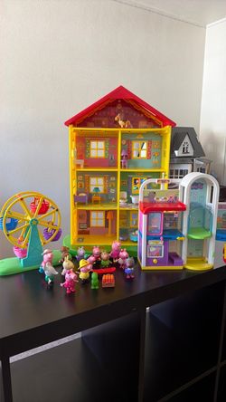 Peppa Pig playhouse and characters