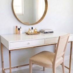 Desk / powder table - mint condition  -47” long