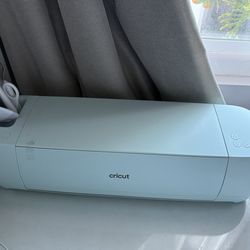 Cricut Explore 3 + Vinyl Bundle