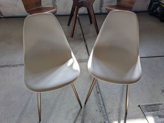 Set of 2 White Shell Dining Chairs