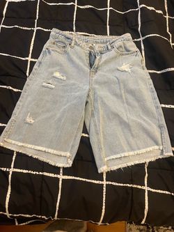 Future Collective x Alani Noelle Distressed Denim Shorts – Size 2