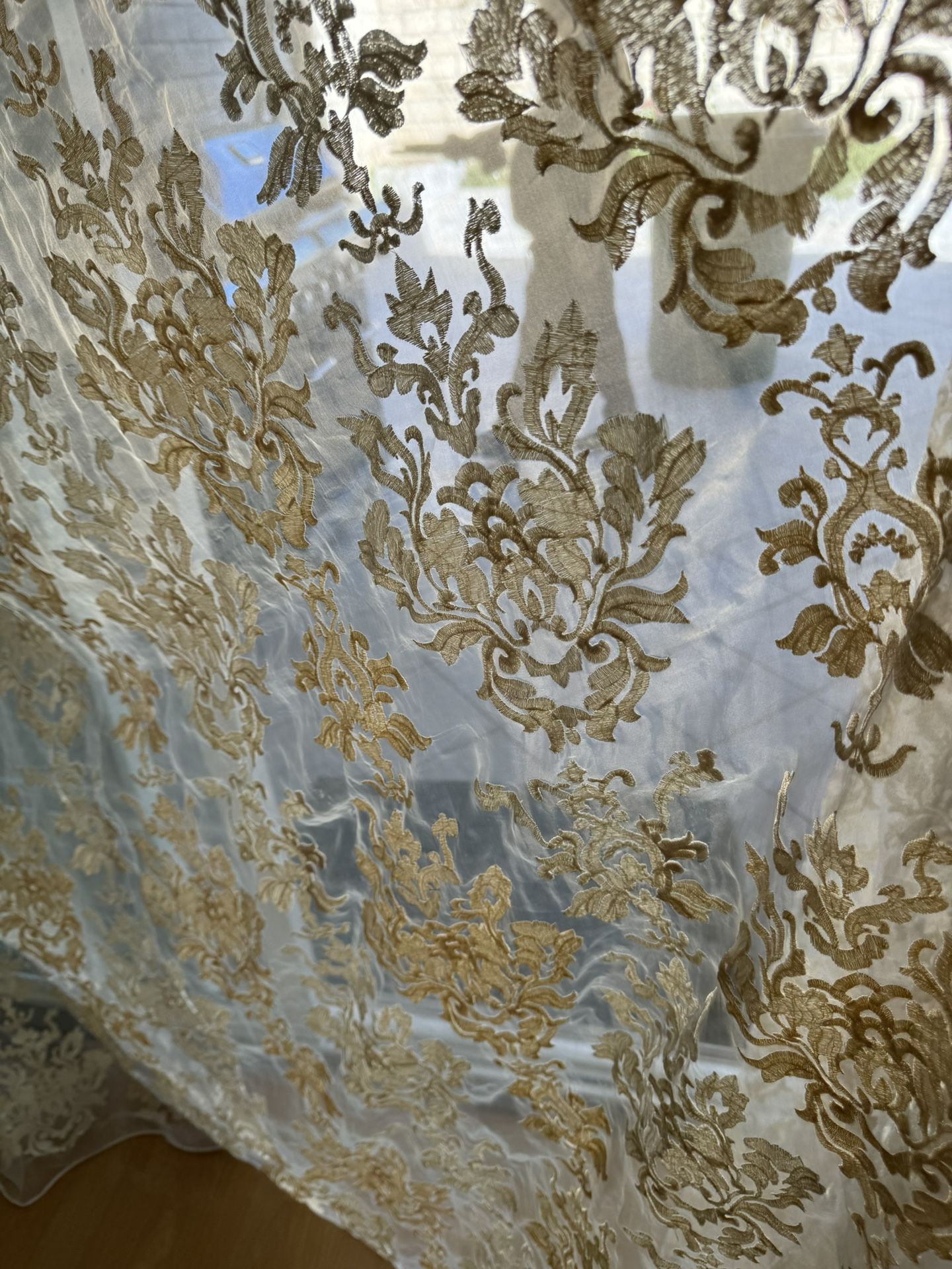 Curtains set includes: 5 curtains for 3 windows Decorations to hanger curtains Used, but good condition Price for whole set Moving sale