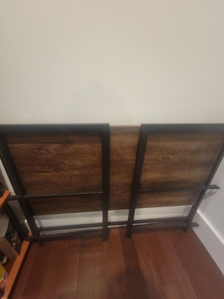 Sturdy Collapsible Small Desk